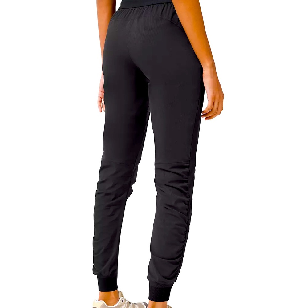 Lululemon jogger(New/Size 6)